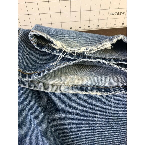 Levi’s 550 Relaxed Fit 38 x 32 Denim Jeans Zipper Fly Vintage **Naturally Worn** - Picture 3 of 7